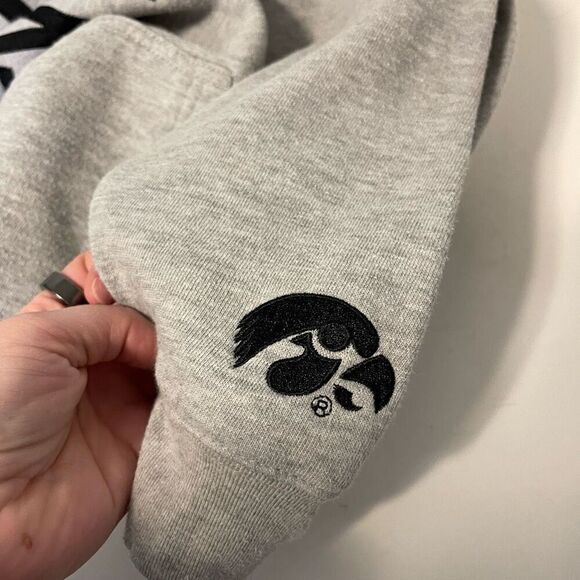 Iowa Hawkeyes J America Embroidered Logo Sweatshirt Soze Large - Picture 8 of 8